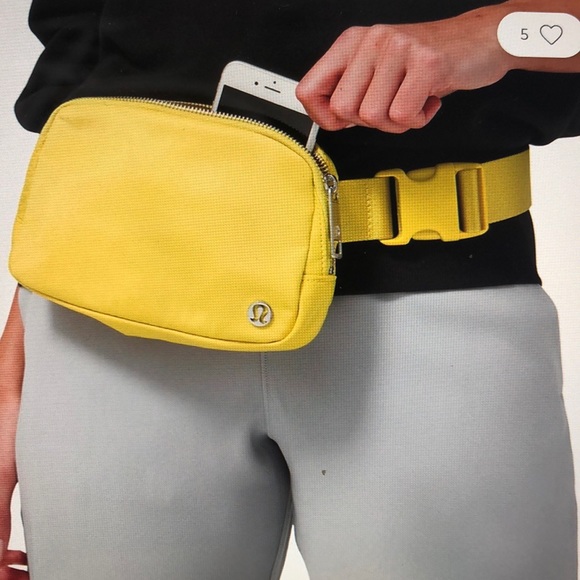 Lululemon Everywhere Belt Bag
